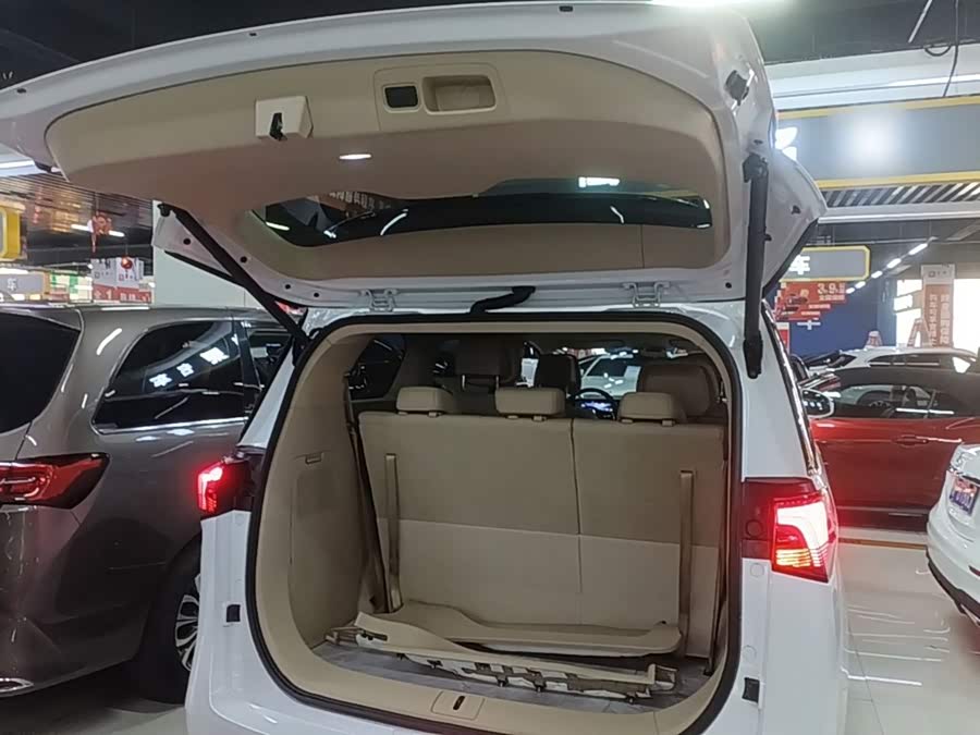 Buick GL8 PHEV 2025, фото 19