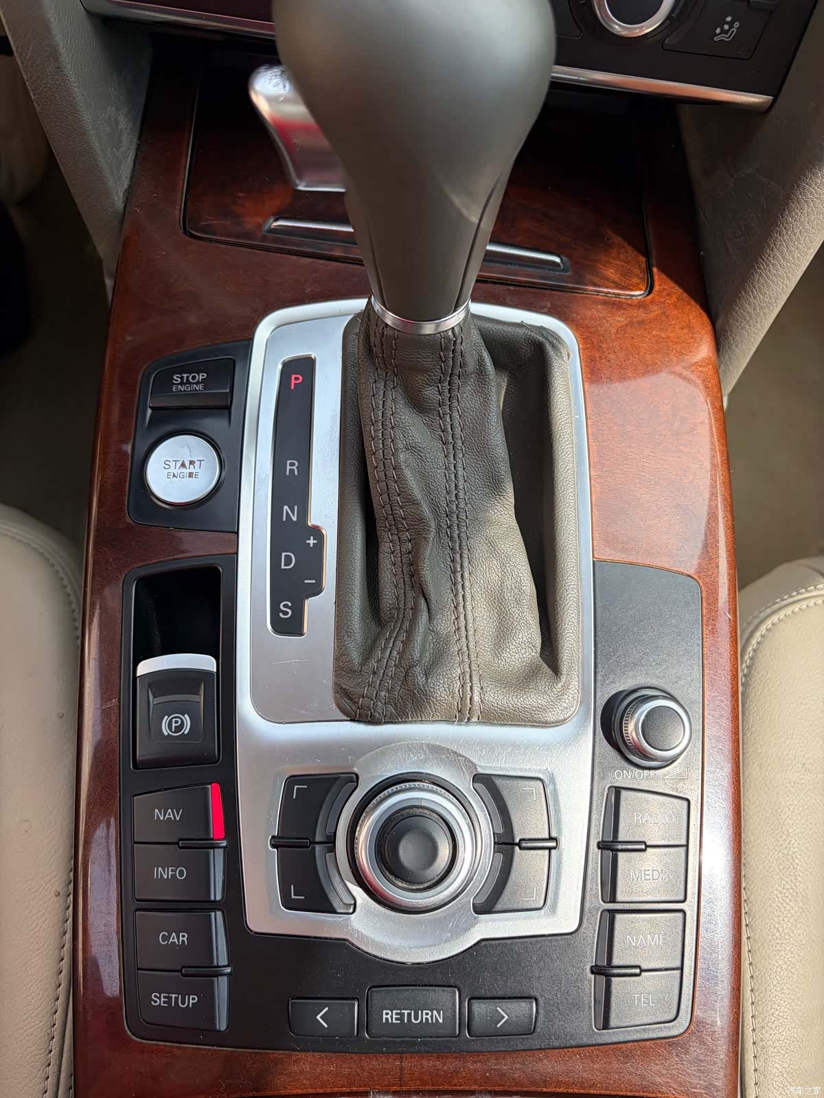 Audi A6L, 2012 15
