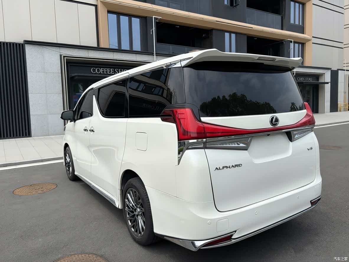 Toyota Alphard, 2018 3