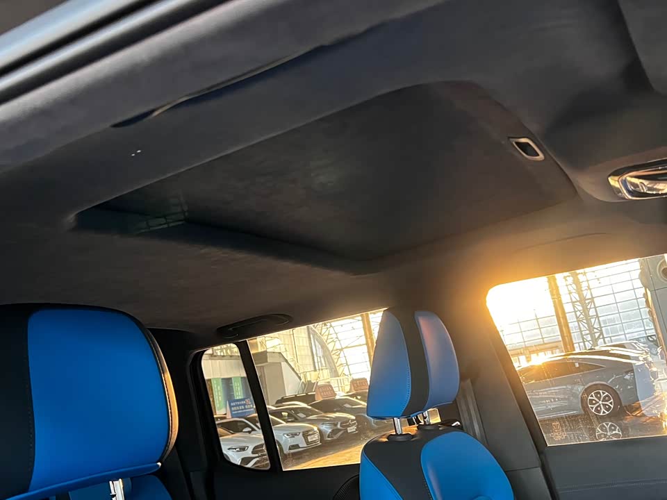 CrossBoundary Co-creation tank 300