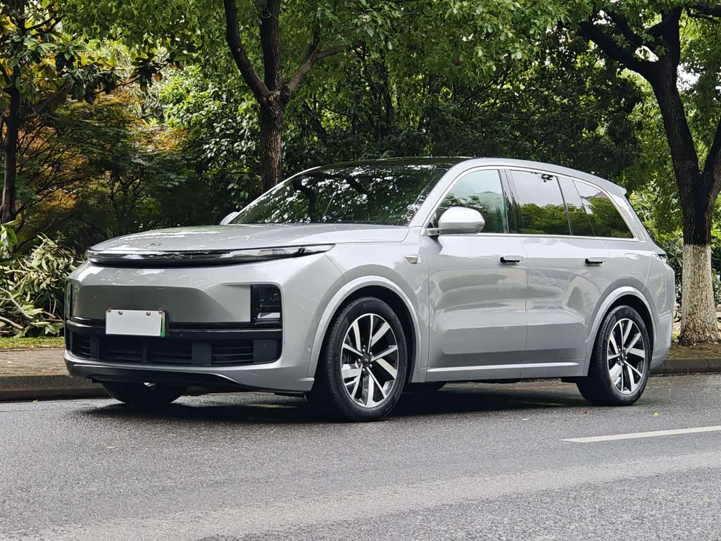 Li Auto L8