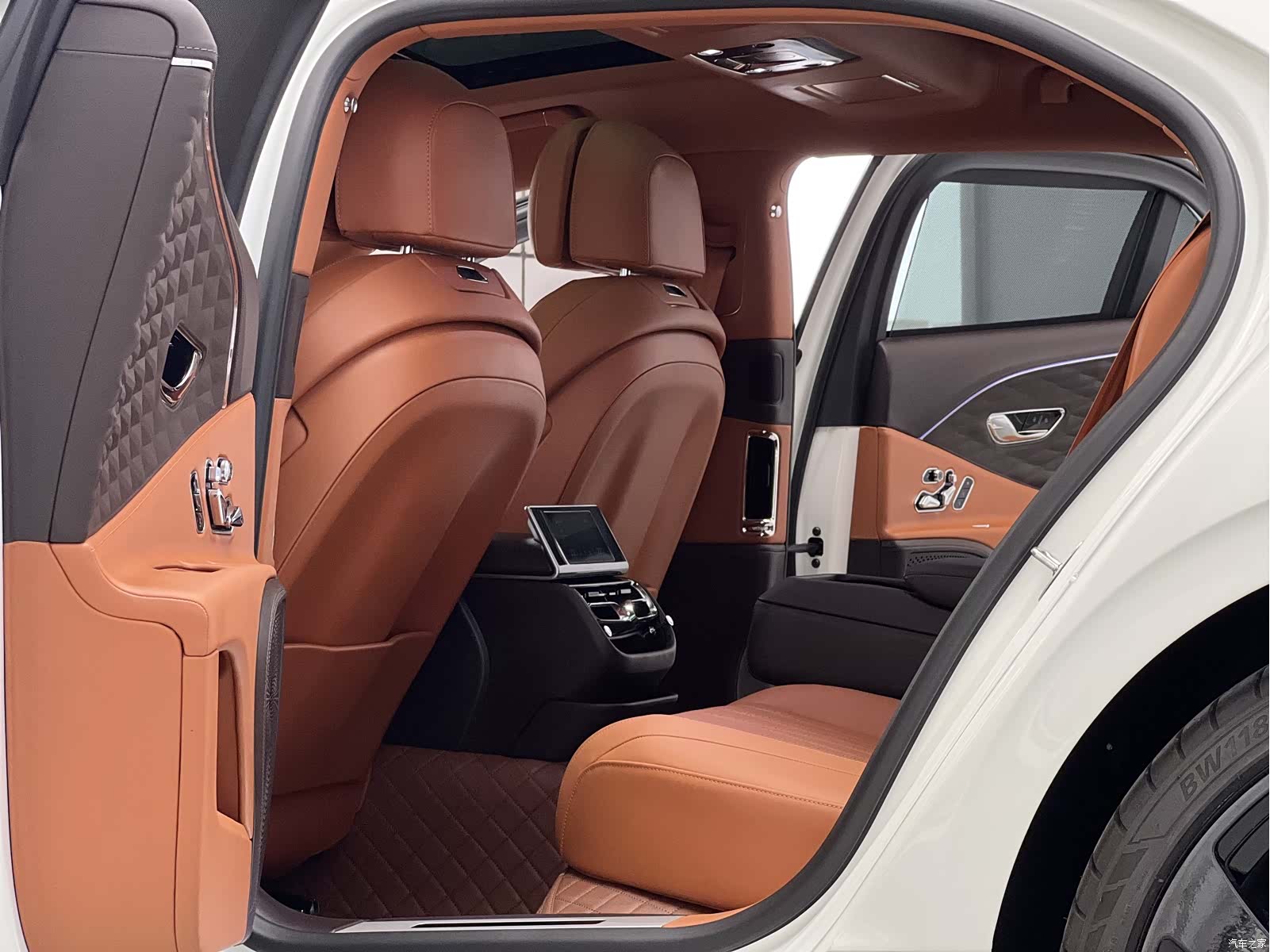 Bentley Flying Spur, 2022 6