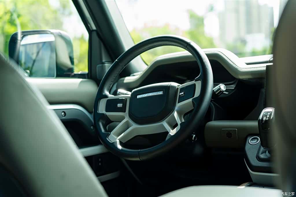 Land Rover Defender, 2021 11