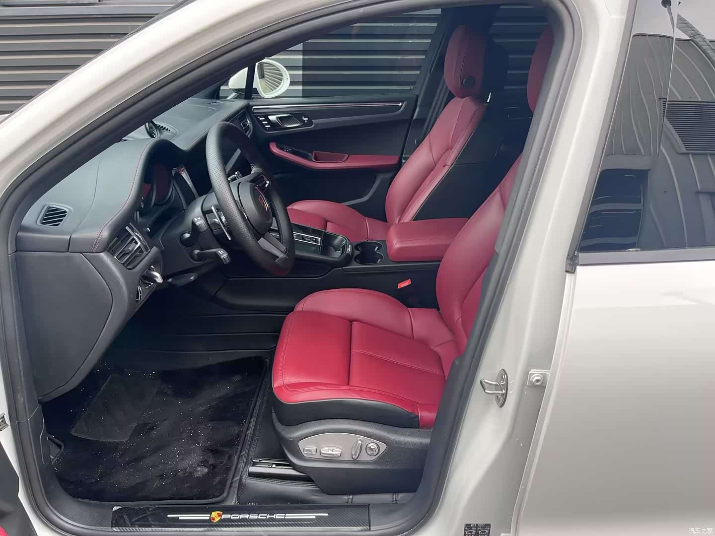 Porsche Macan, 2025 9