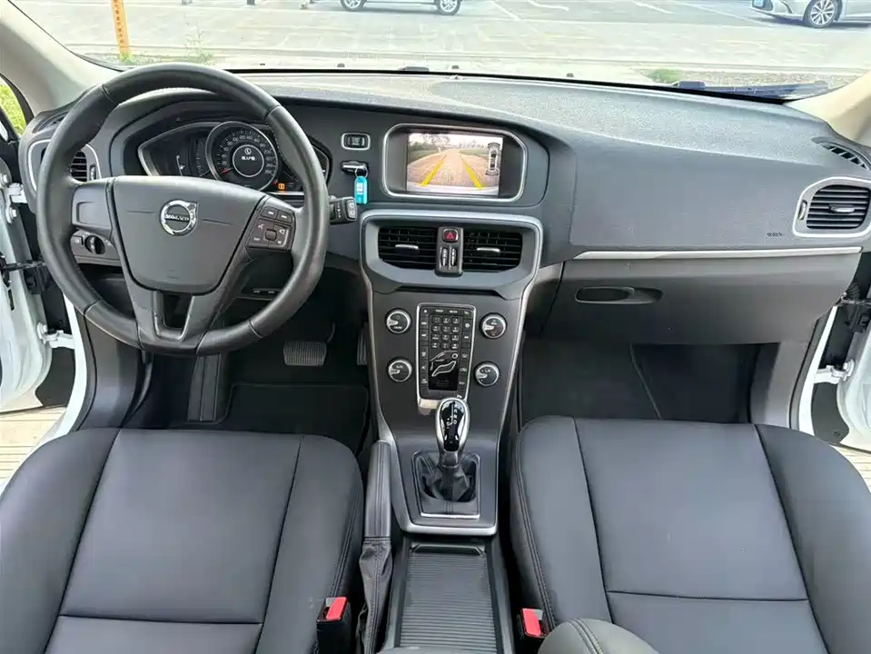 Volvo V40