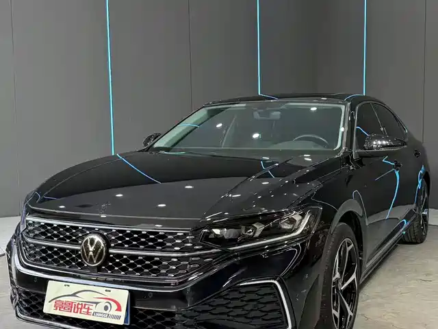 Volkswagen Passat 2023 — купить из Китая под заказ