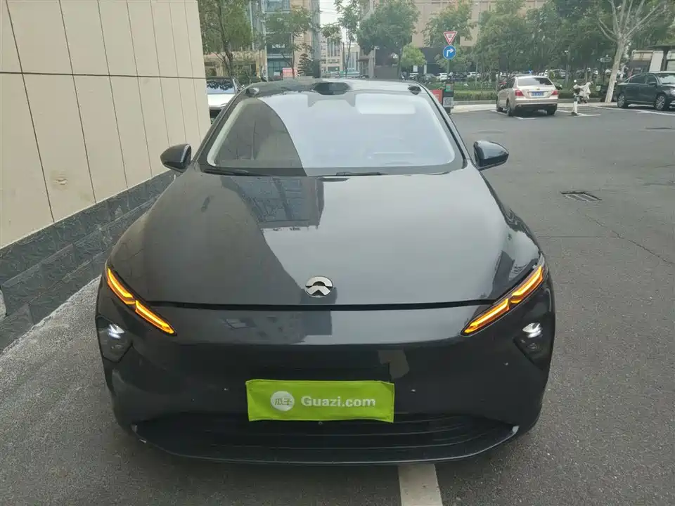 NIO ET7