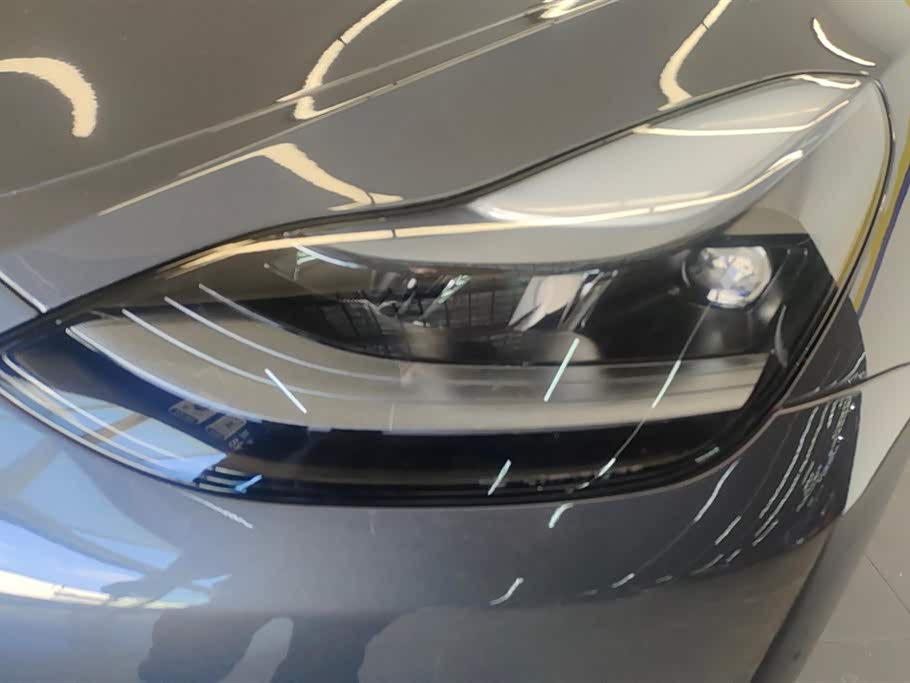 Tesla Model Y Tesla Model Y