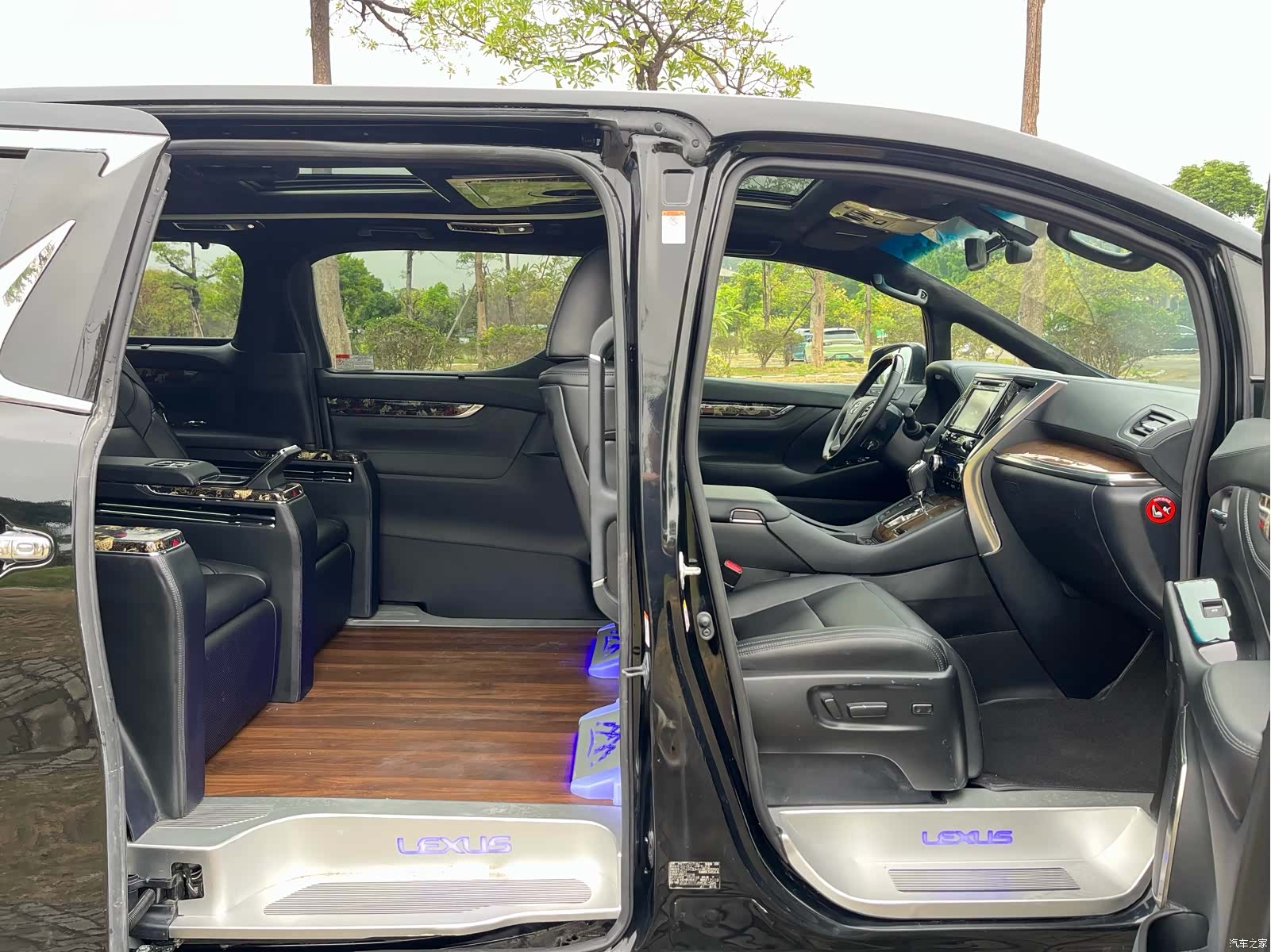 Toyota Alphard, 2018 15