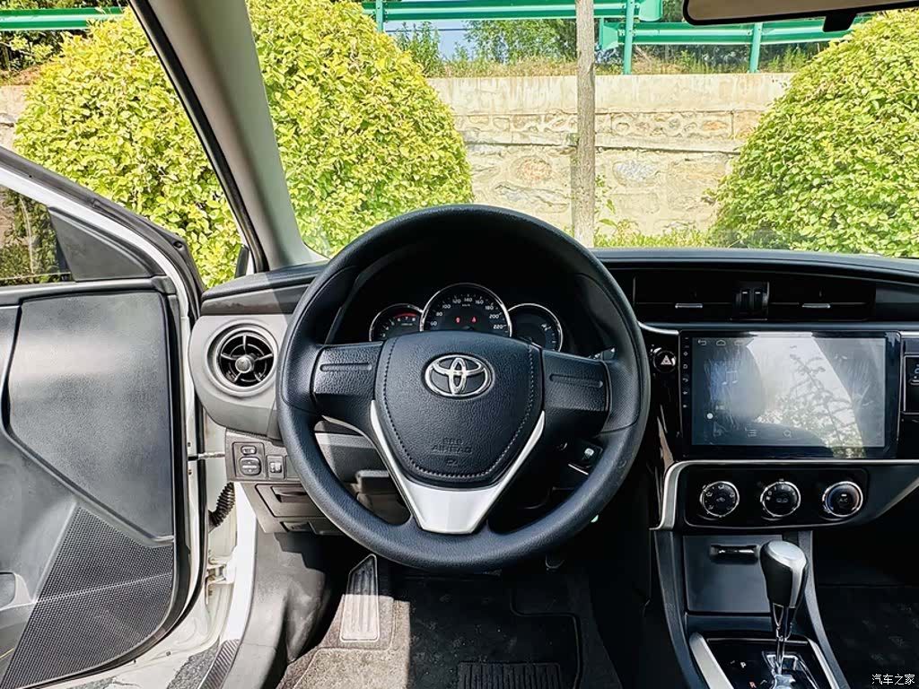 Toyota Corolla, 2018 все фото