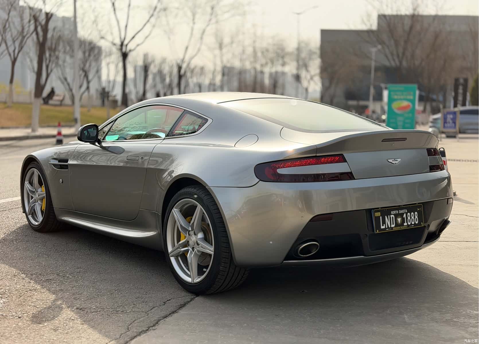 Aston Martin Vantage, 2016 все фото