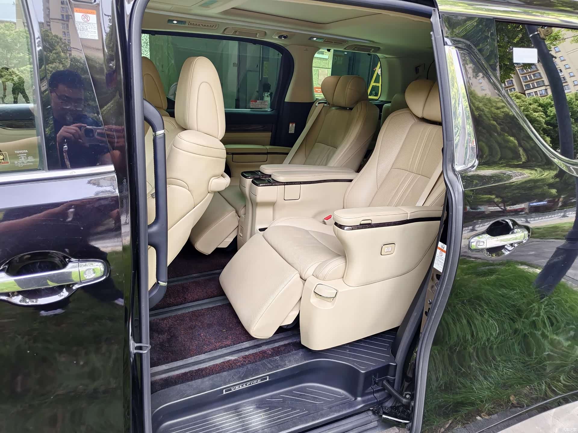 Toyota Vellfire, 2019 9