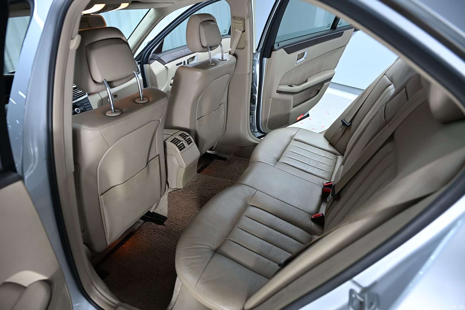 Mercedes-Benz E-Class, 2010 10