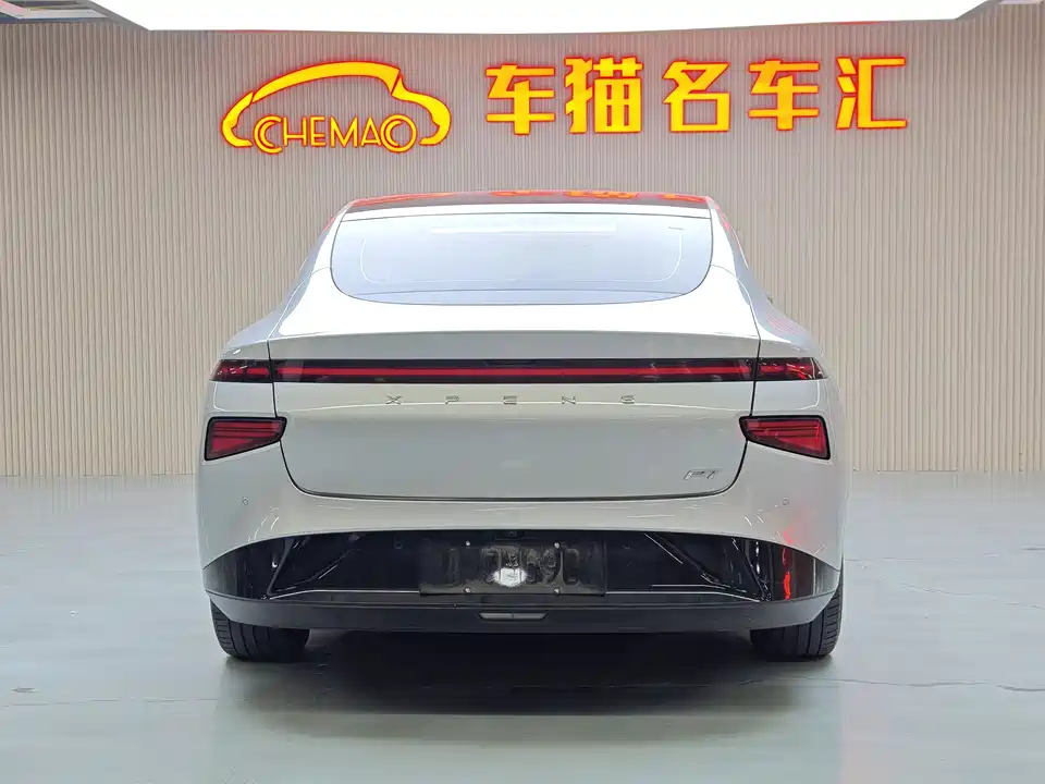 XPENG P7