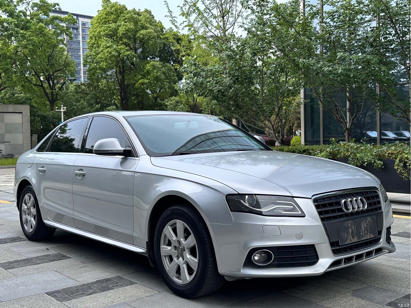 Audi A4L, 2011 3