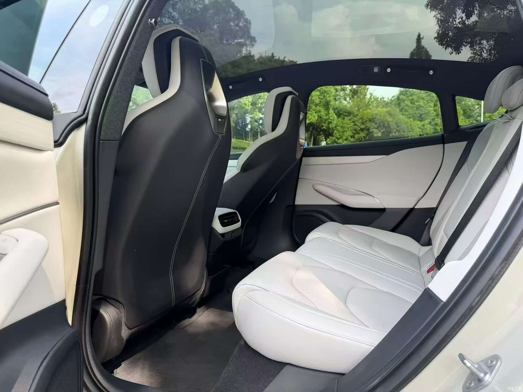 Xiaomi SU7, 2025 6