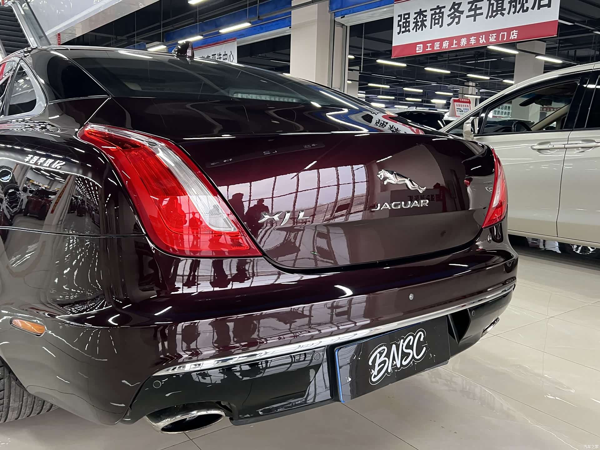 Jaguar XJ, 2017 9