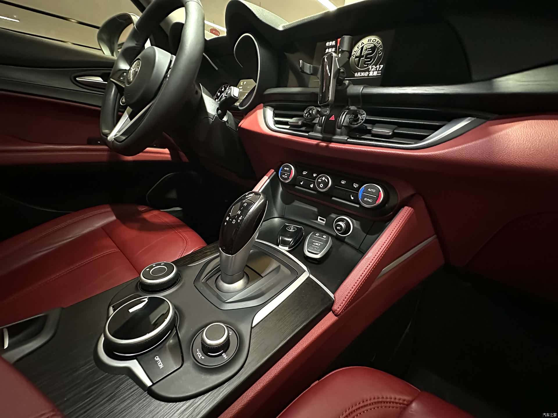 Alfa Romeo Stelvio, 2018 21