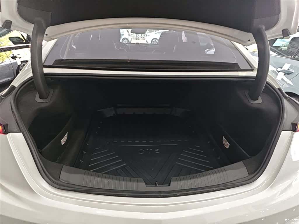Cadillac CT5, 2023 19