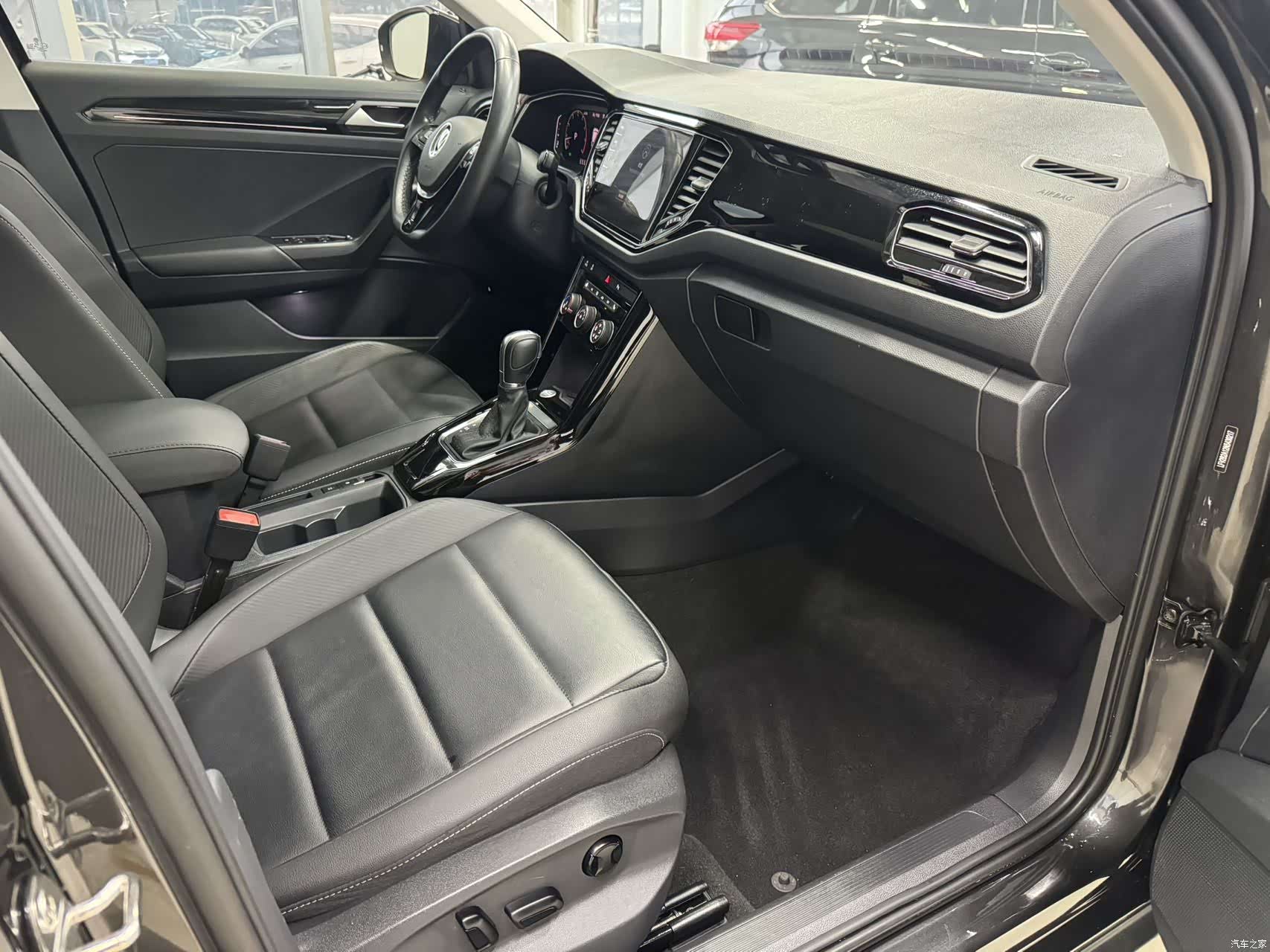 Volkswagen T-ROC, 2022 16