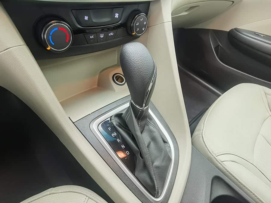 Buick Inslight 2020, фото 13