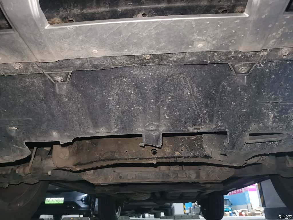 Roewe RX8, 2019 23