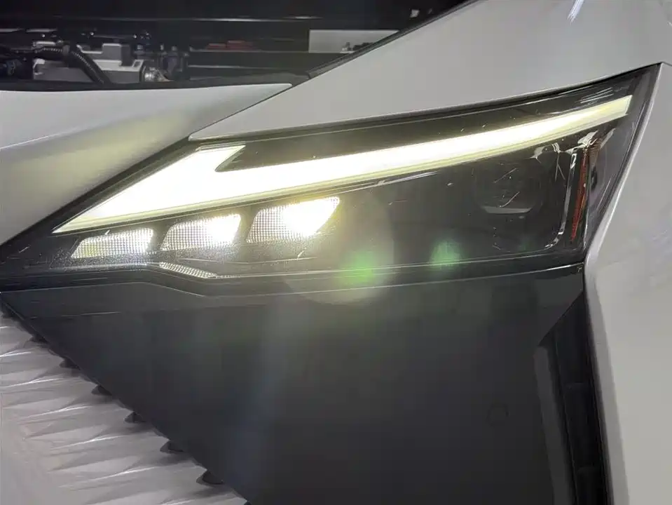 Lexus RZ