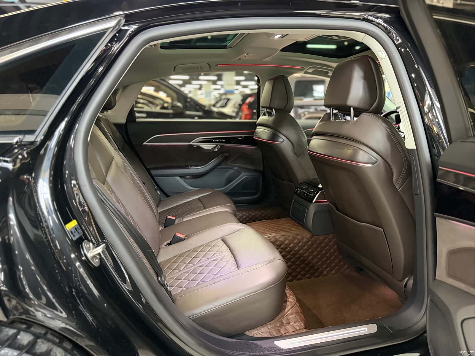 Audi A8L, 2022 10