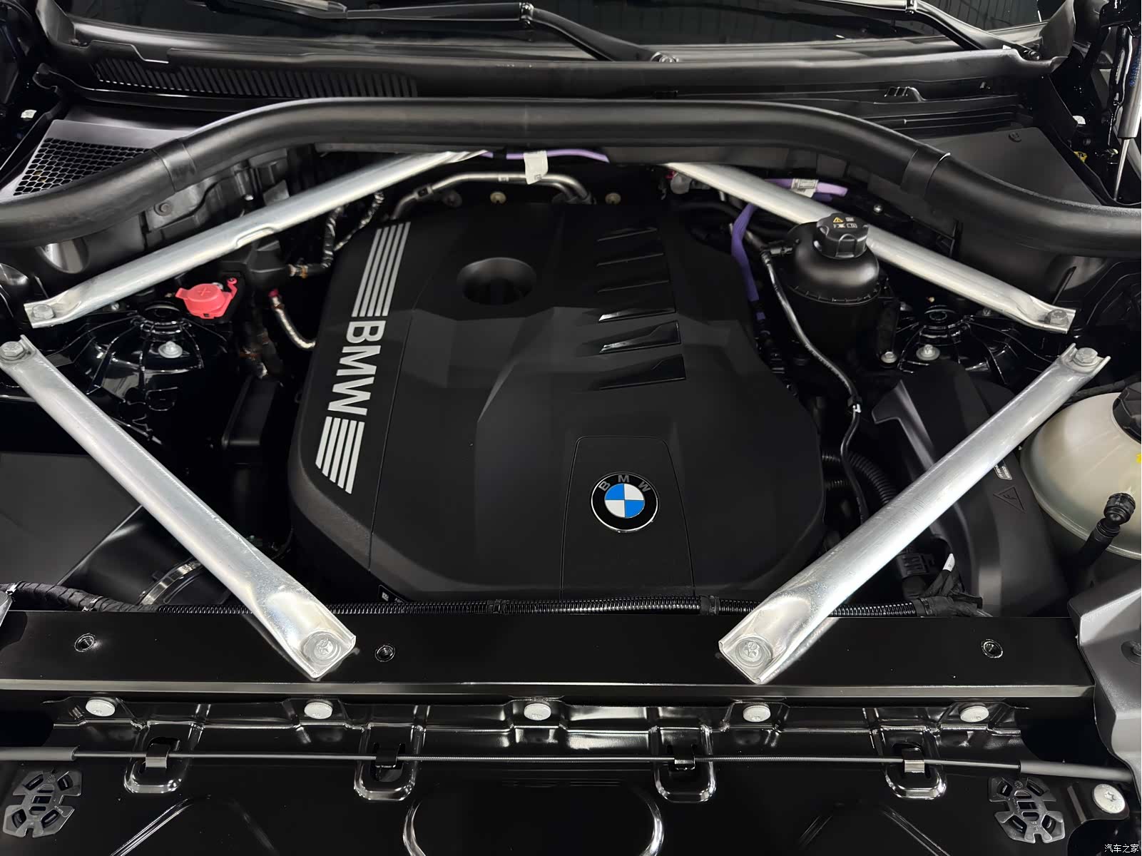 BMW X6, 2025 18