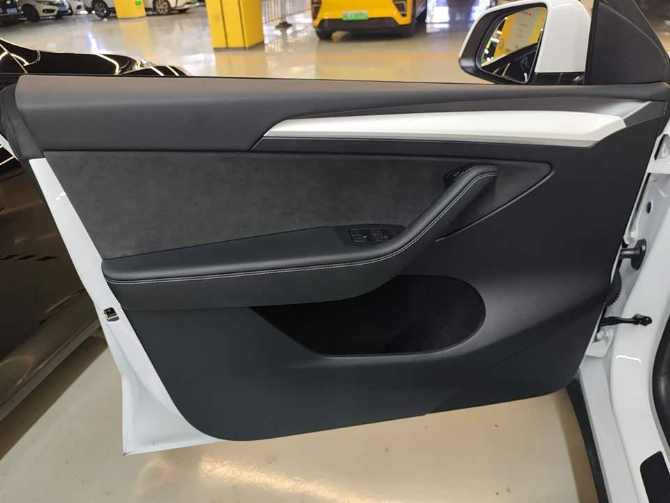 Tesla Model Y Tesla Model Y