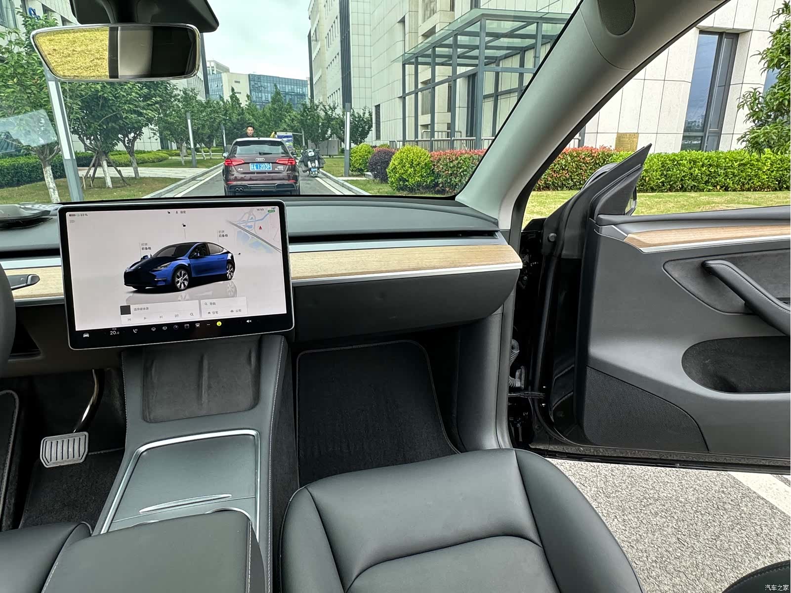 Tesla Model Y, 2022 12