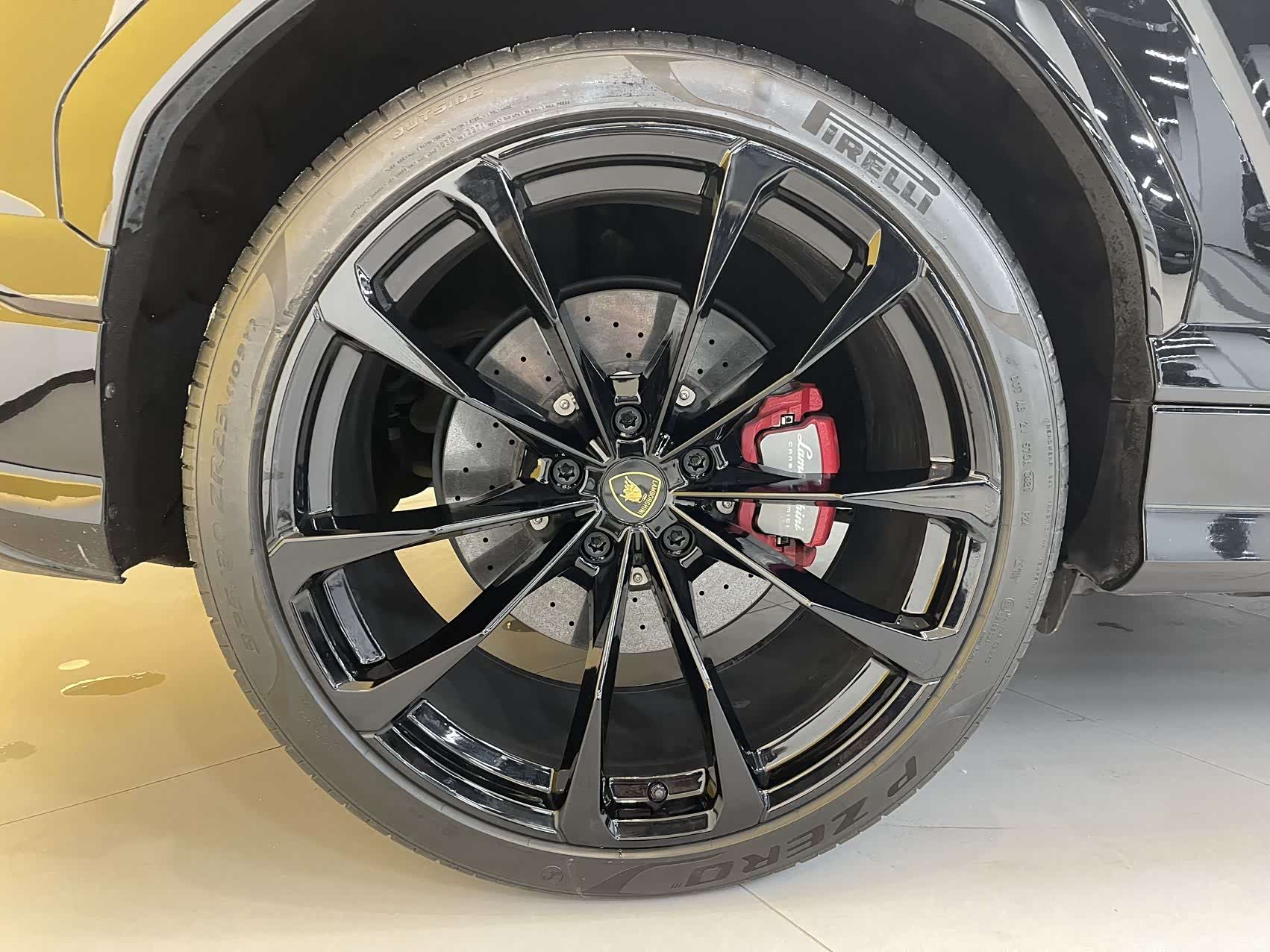 Lamborghini Urus, 2023 25