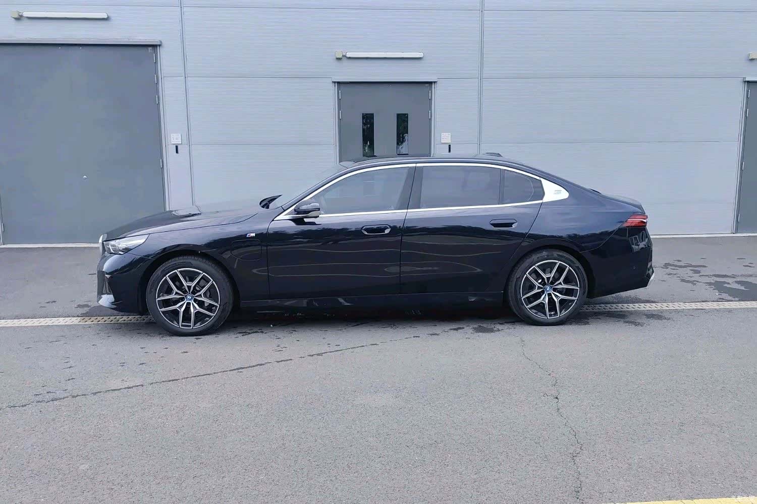 BMW i5, 2025 4