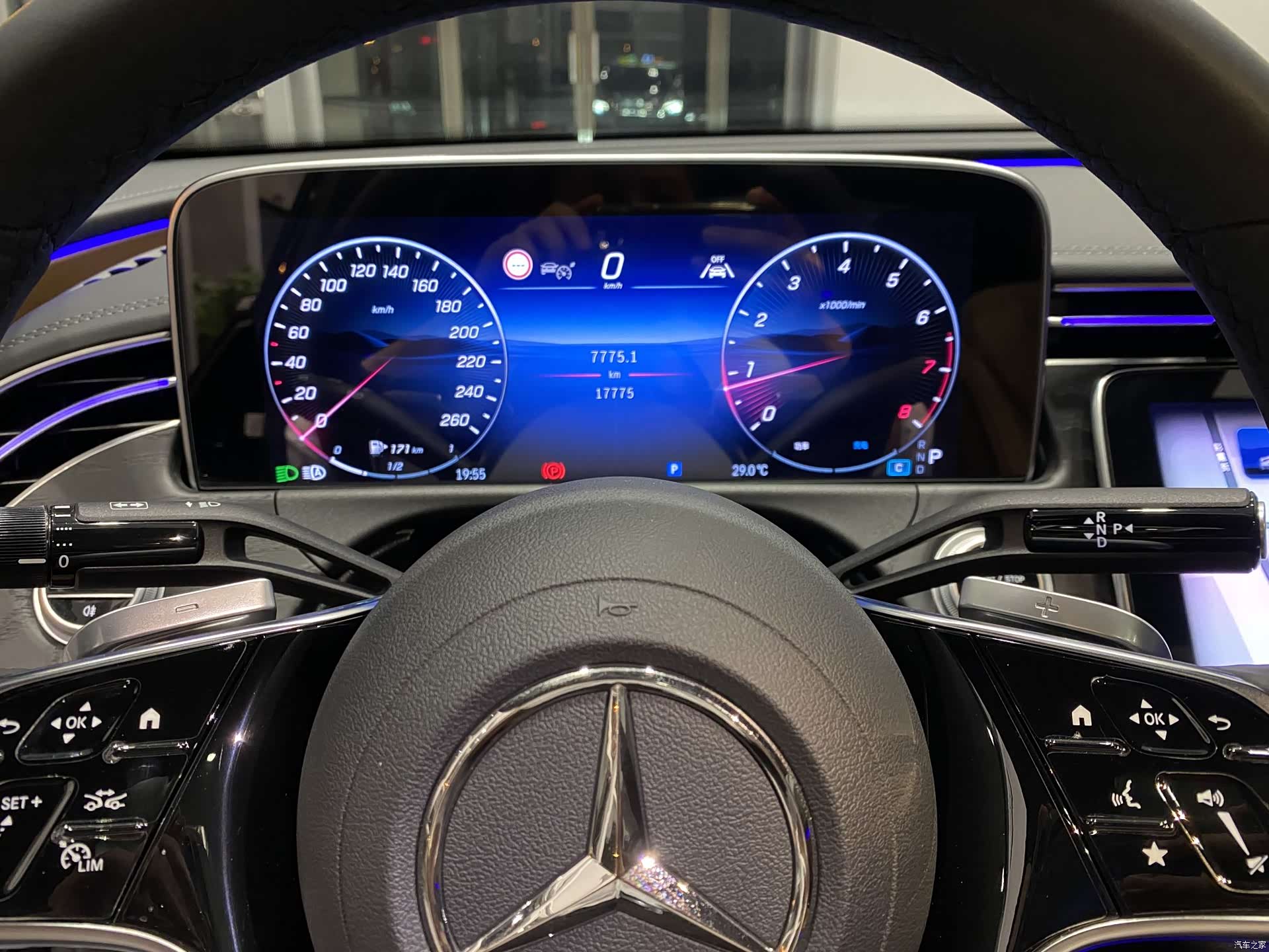 Mercedes-Benz E-Class, 2025 6