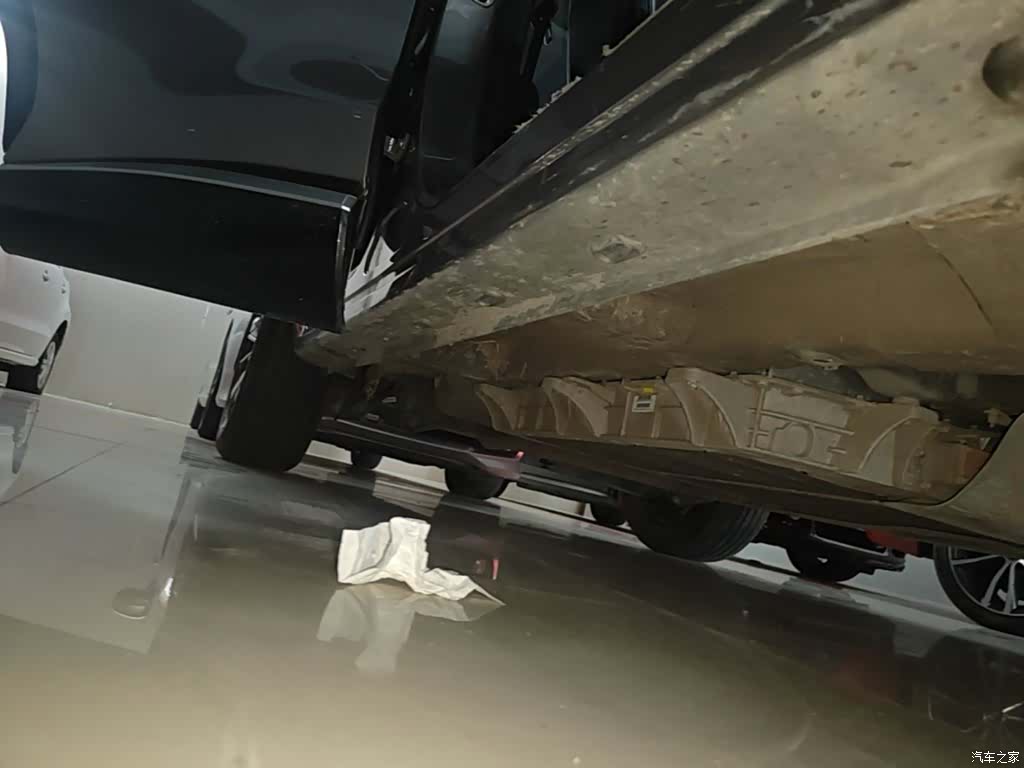 Roewe RX5, 2023 21