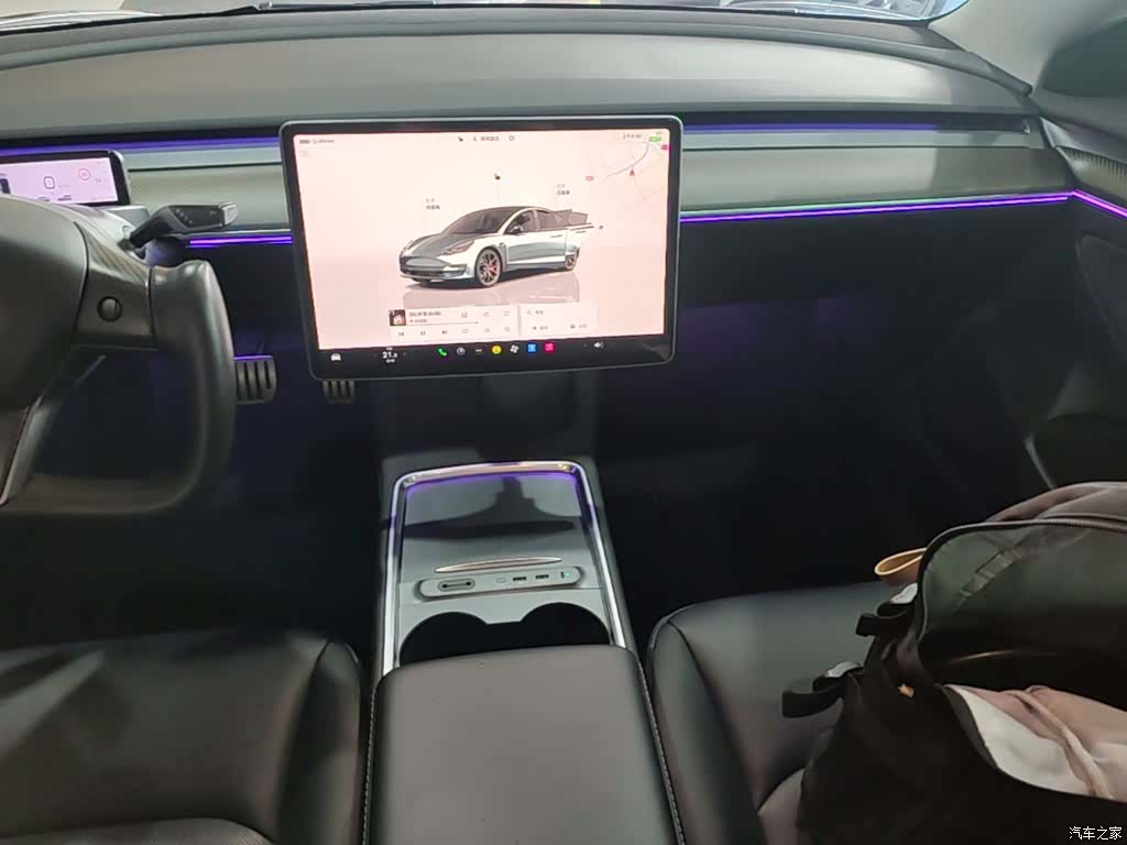 Tesla Model 3, 2022 13