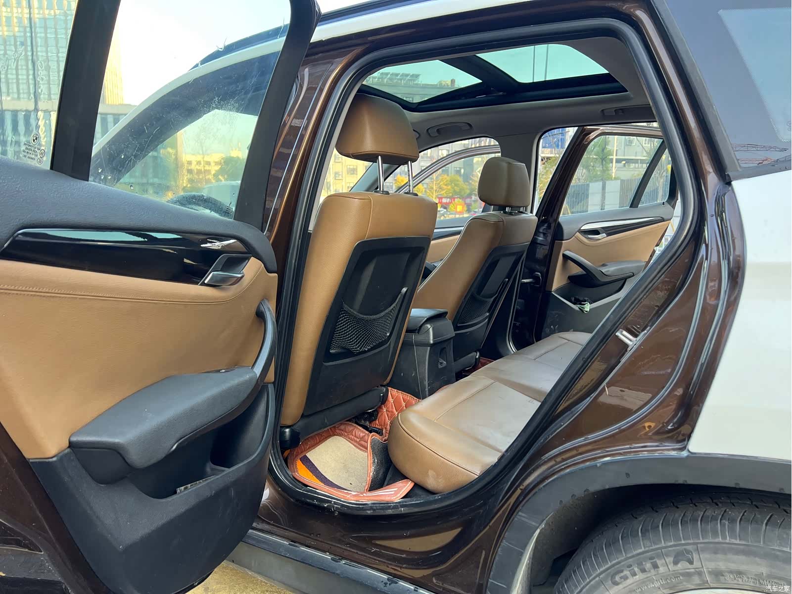 BMW X1, 2011 11
