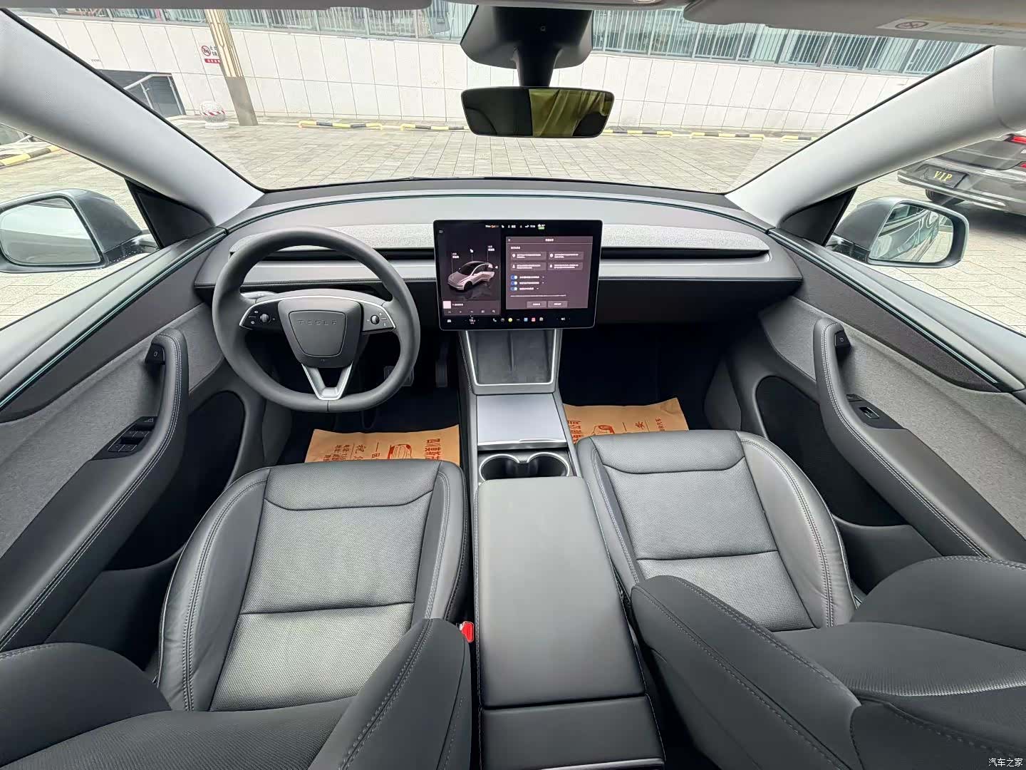 Tesla Model Y, 2025 6