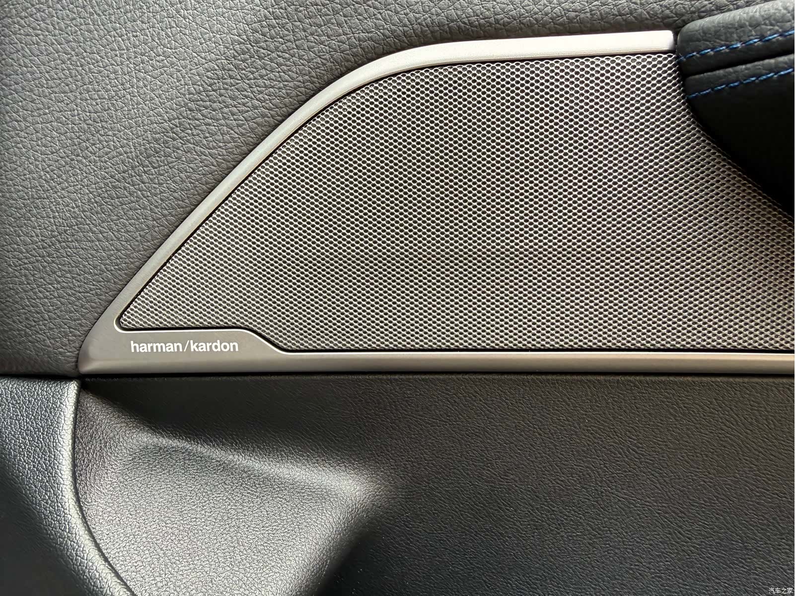 BMW 6 Series GT, 2023 29