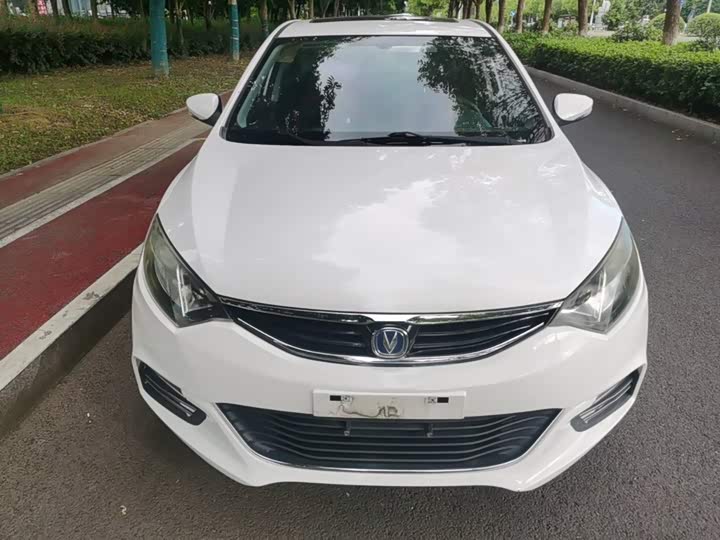 Changan Eado XT 2015 1.6L МКПП jun ku xing guo V