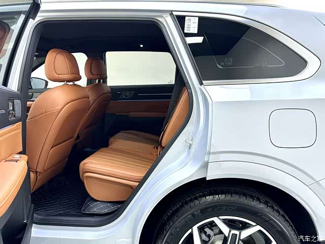 Jetour L7, 2026 6