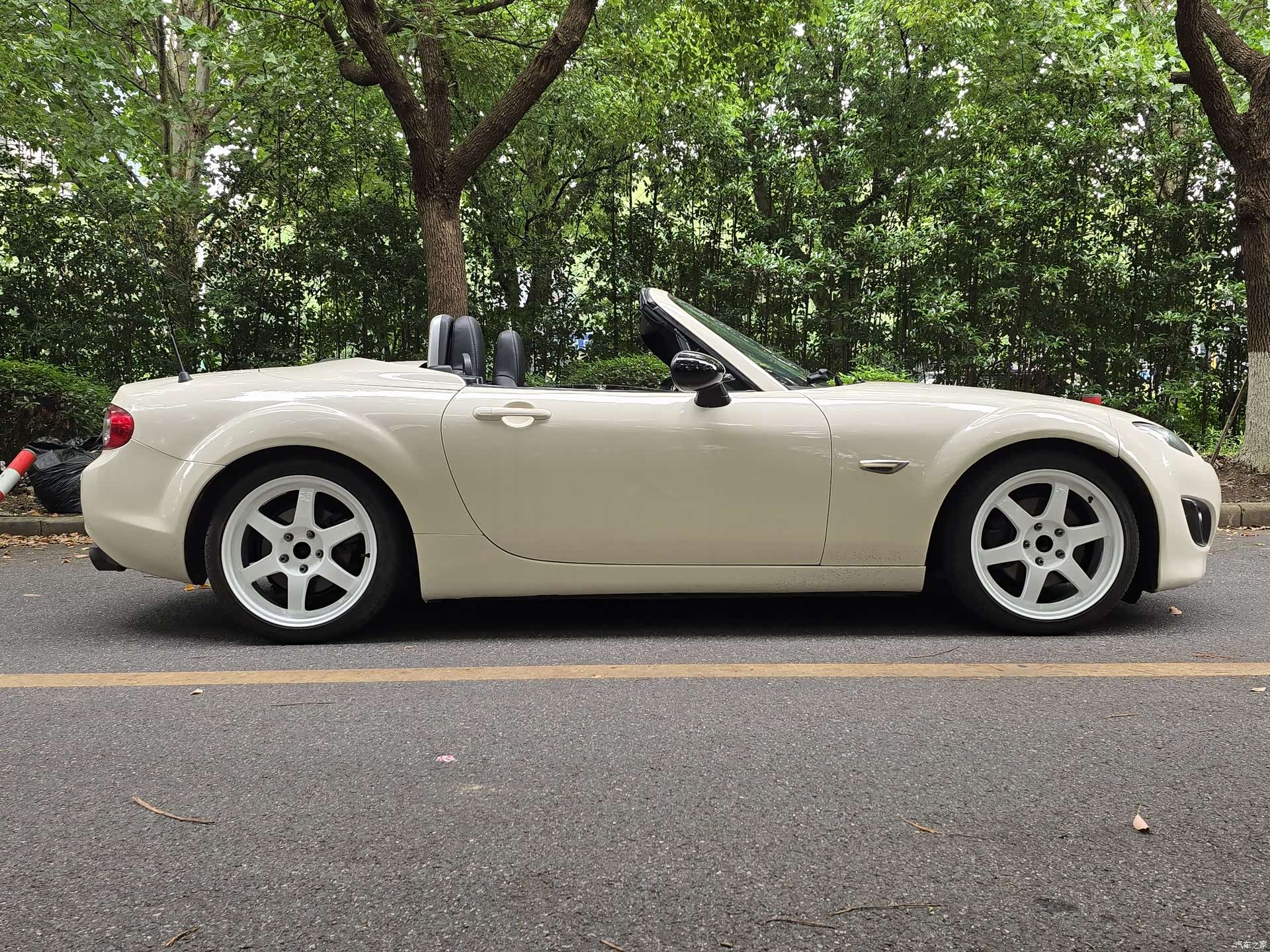 Mazda MX-5, 2010 3