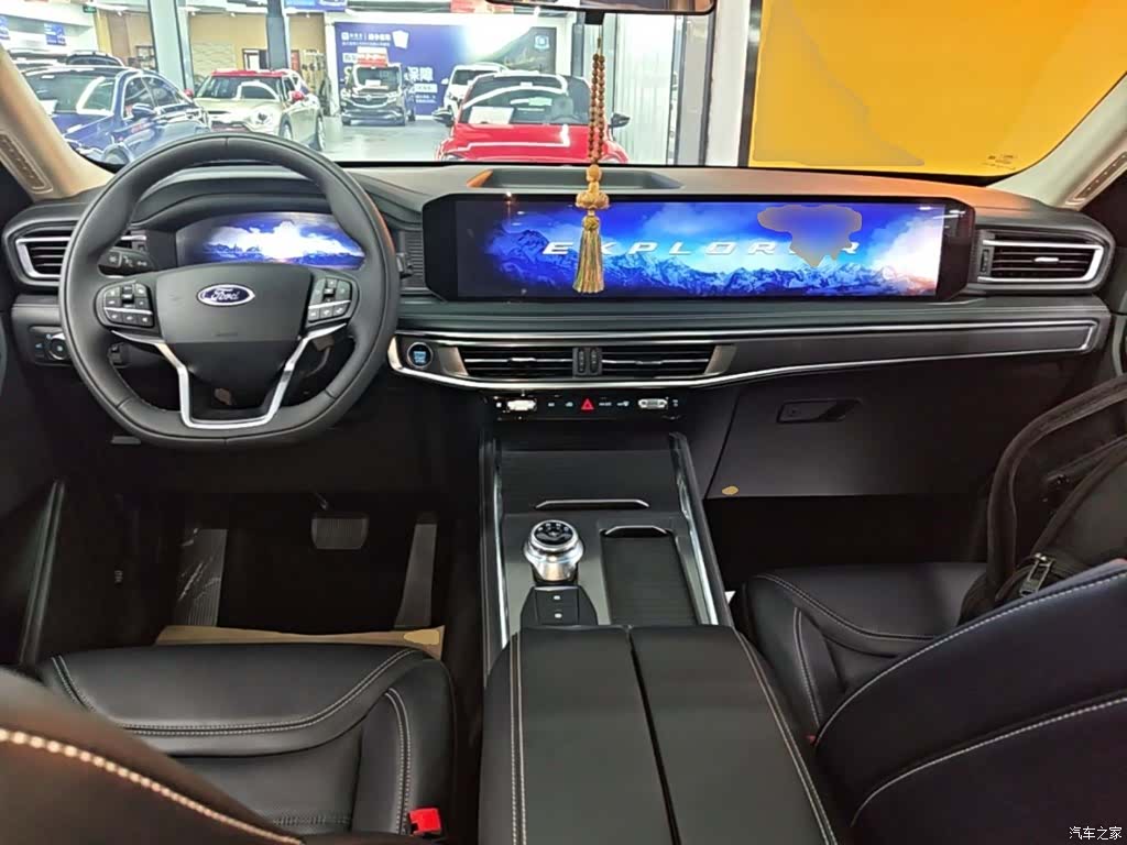 Ford Explorer, 2023 10