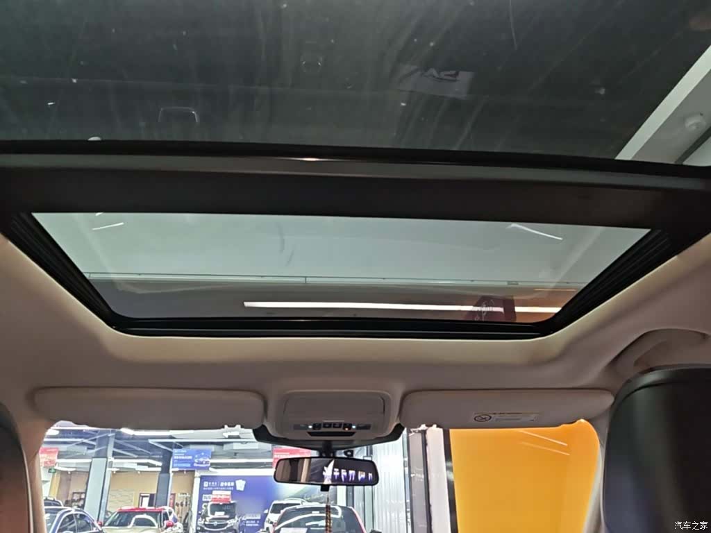 Ford Explorer, 2023 18