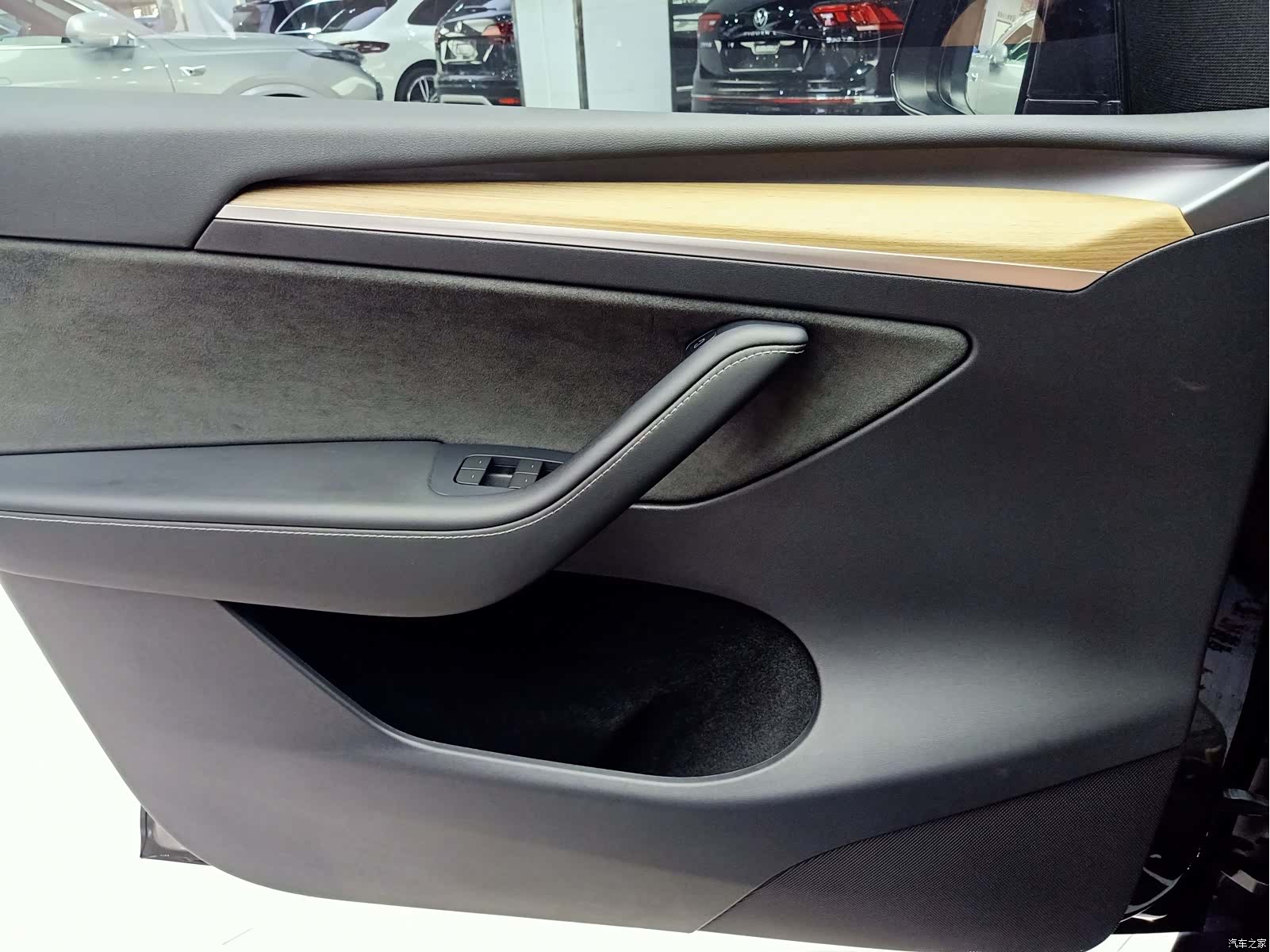Tesla Model Y, 2023 13