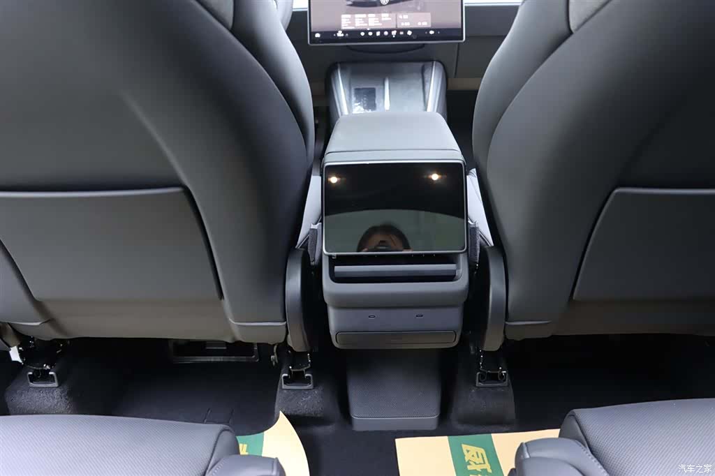 Tesla Model Y, 2026 18