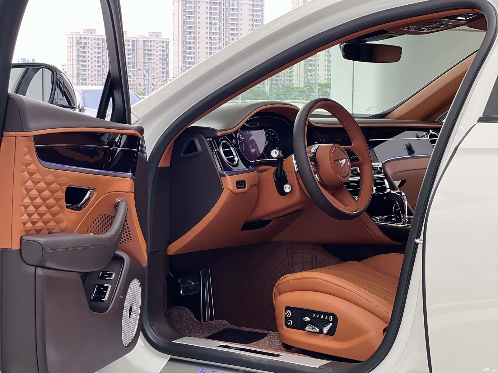 Bentley Flying Spur, 2022 все фото