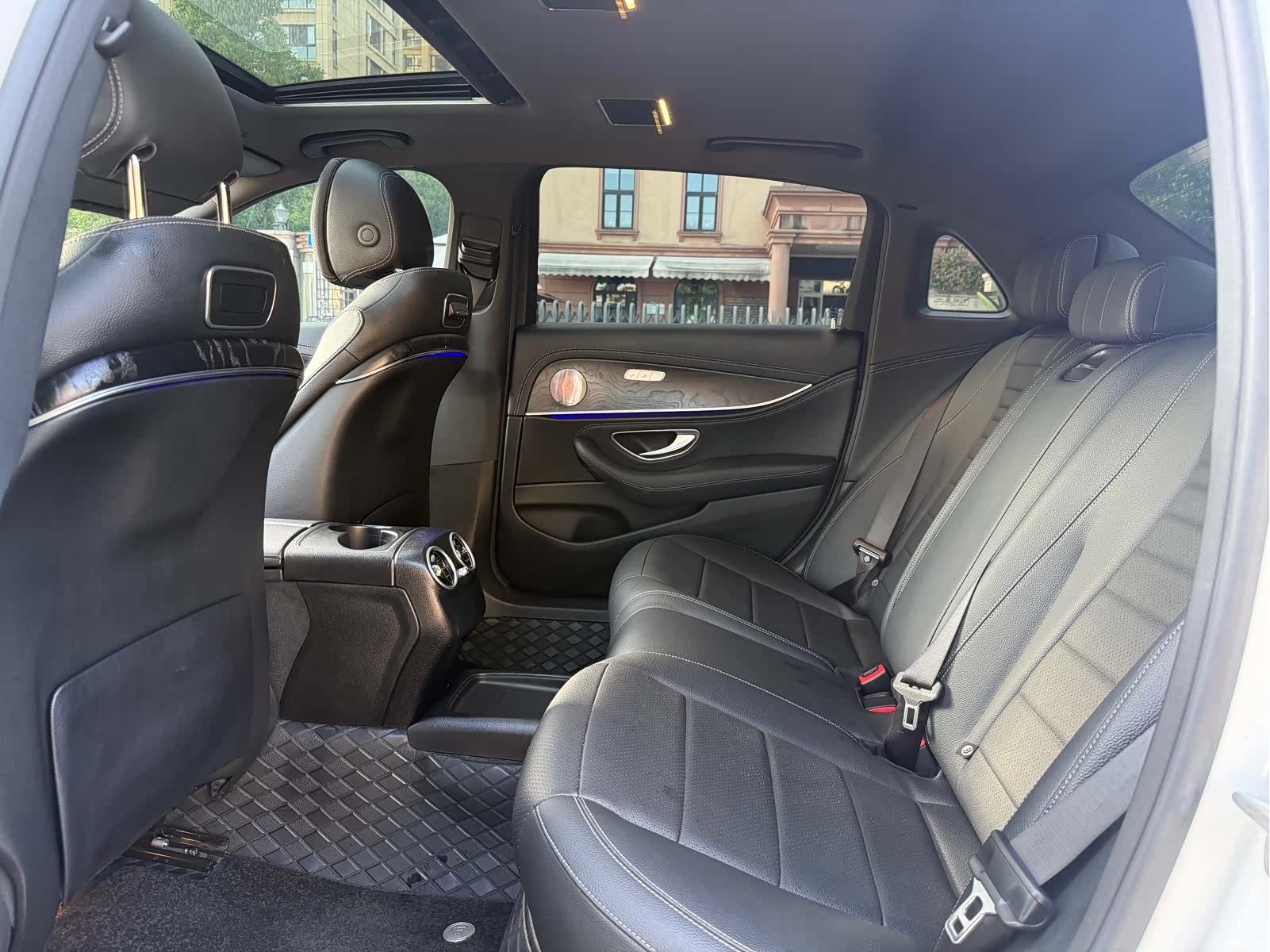 Mercedes-Benz E-Class, 2018 16