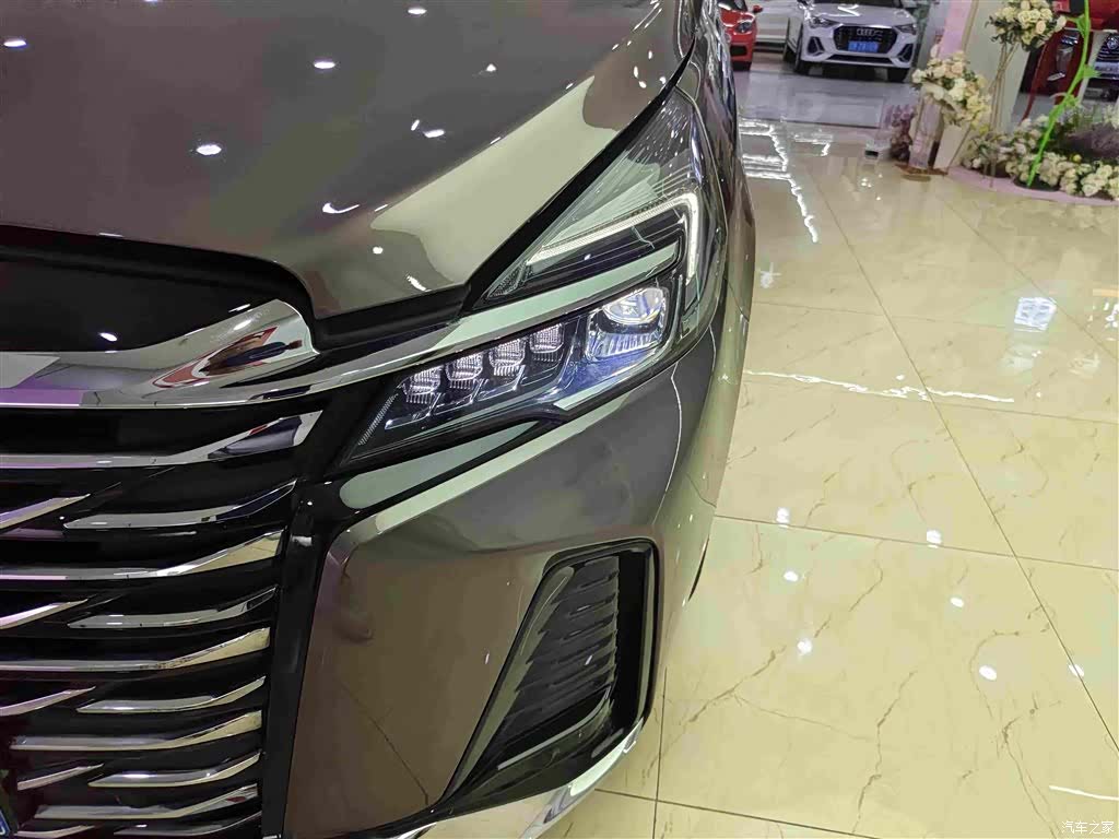 Buick GL8, 2024 9