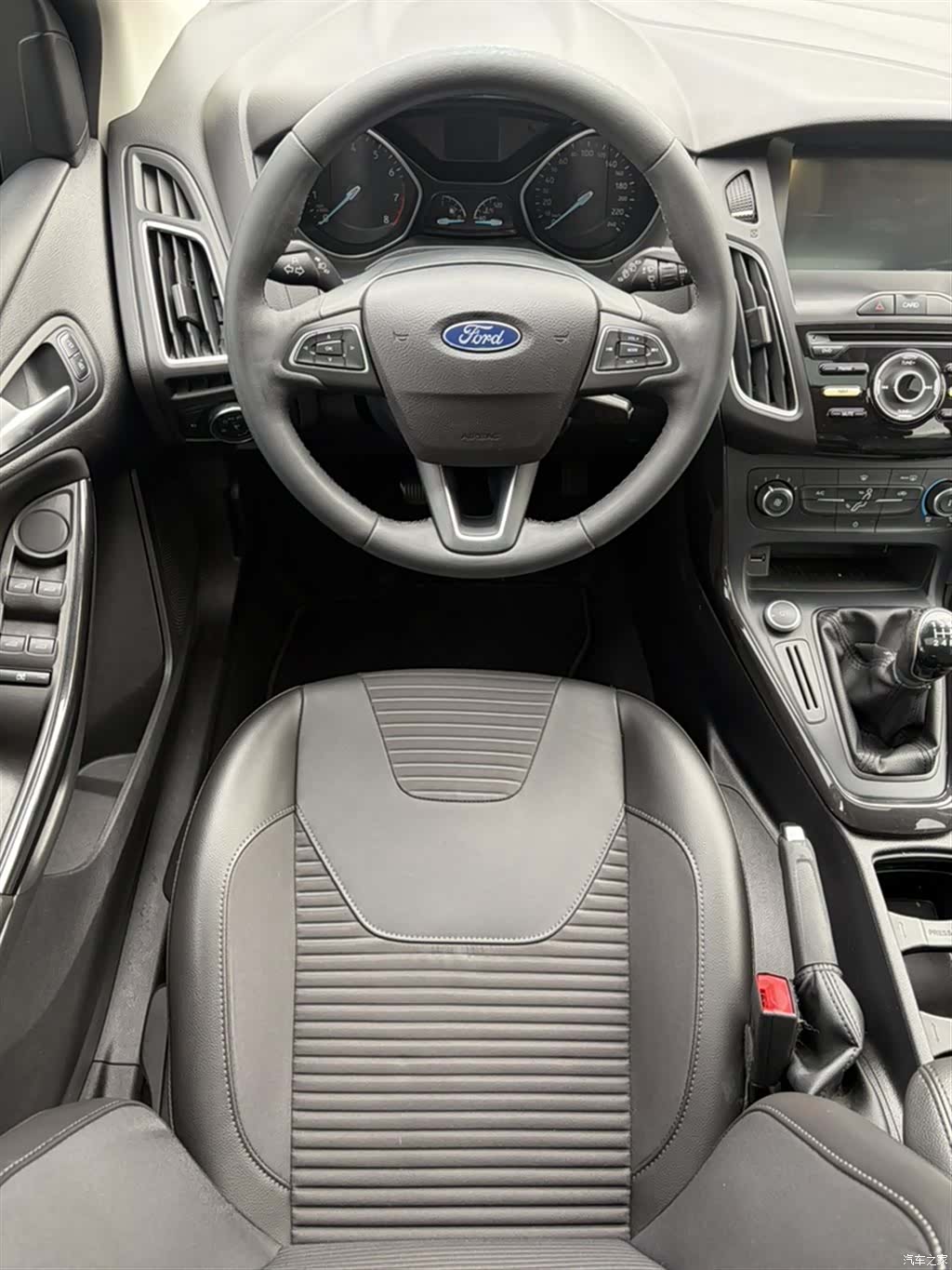 Ford Focus, 2019 10